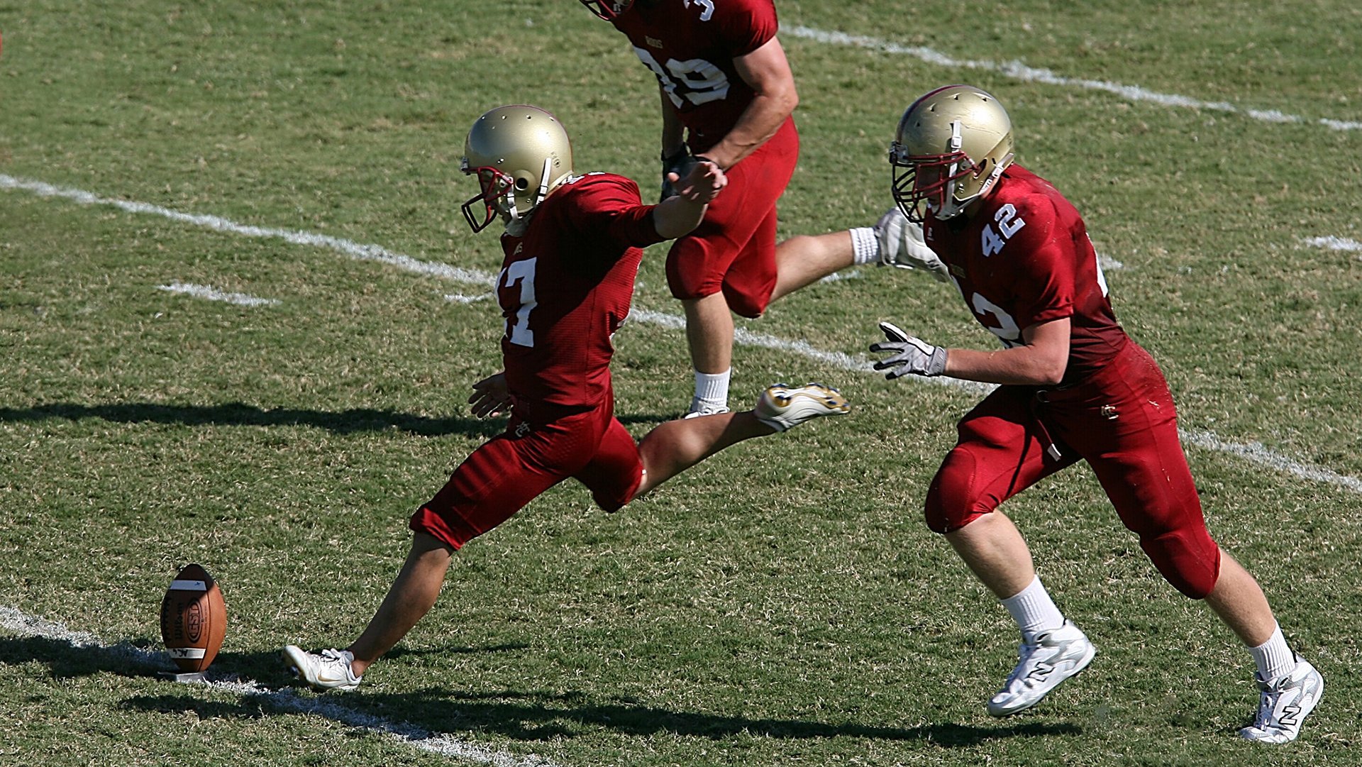 开云·体育官网-足球运动员商业代言合作频繁，多元化发展，足球代言人